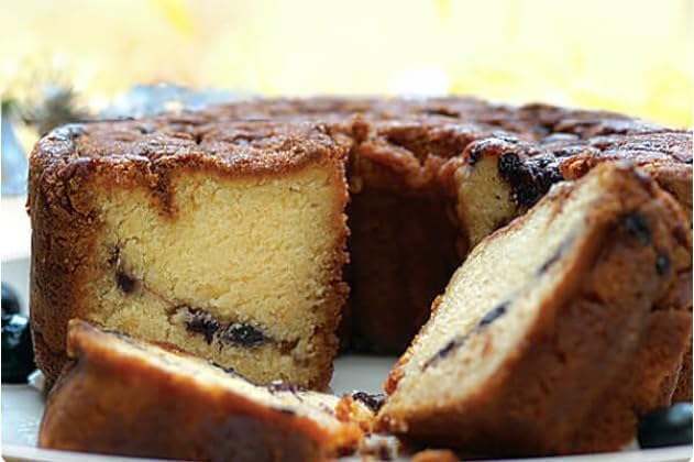 Traditional Cinnamon Walnut Coffee Cake - Cinnamon Streusel and Chopped Walnuts Toppings - Delicious Recipe of Coffee Cakes for Special Occasions (Two Cakes (1.75 Pound))