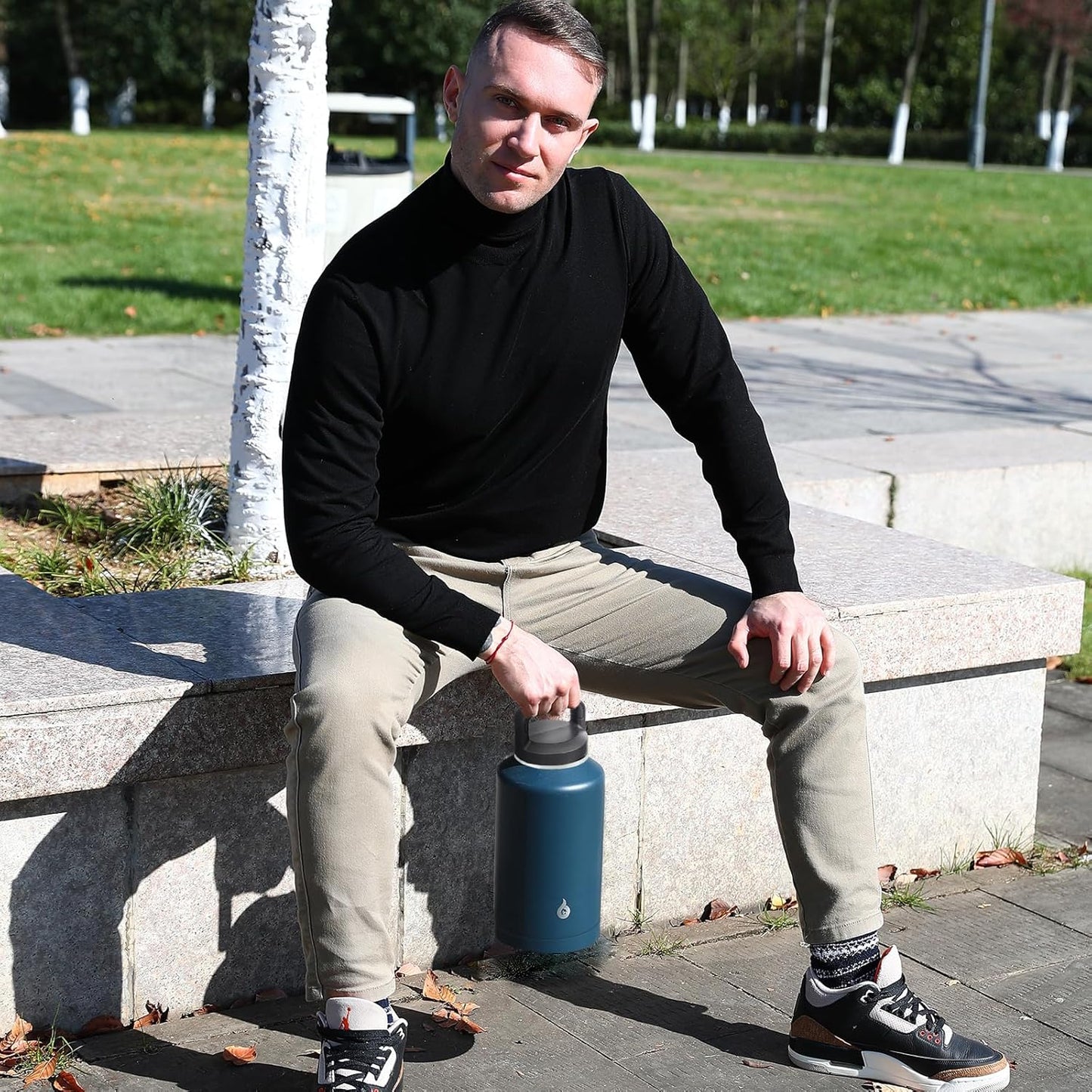 BJPKPK Half Gallon Water Bottle Insulated, Dishwasher Safe 64 oz Water Bottle with Handle, Leakproof BPA Free Water Jug, Large Stainless Steel Thermos for Sports, Grey