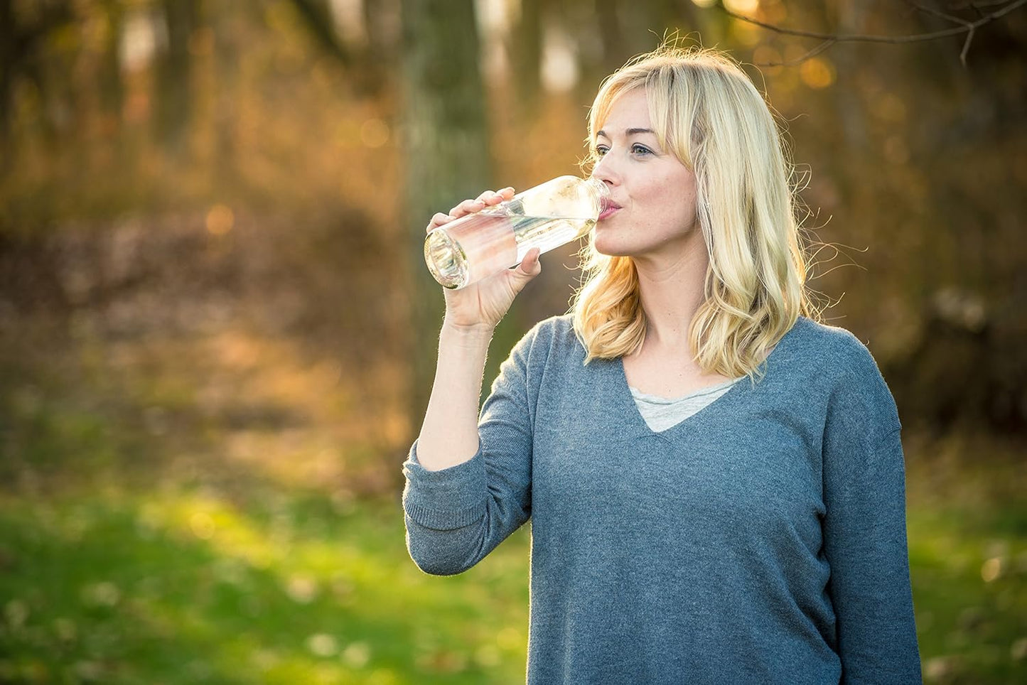 Epica Clear Glass Bottles with Lids, 18oz Resuable Glass Water Bottles for Juicing with Stainless Steel Cap to store Milk, Smoothie, etc., 100% Leak Proof, Durable and Dishwasher Safe (Set of 6)