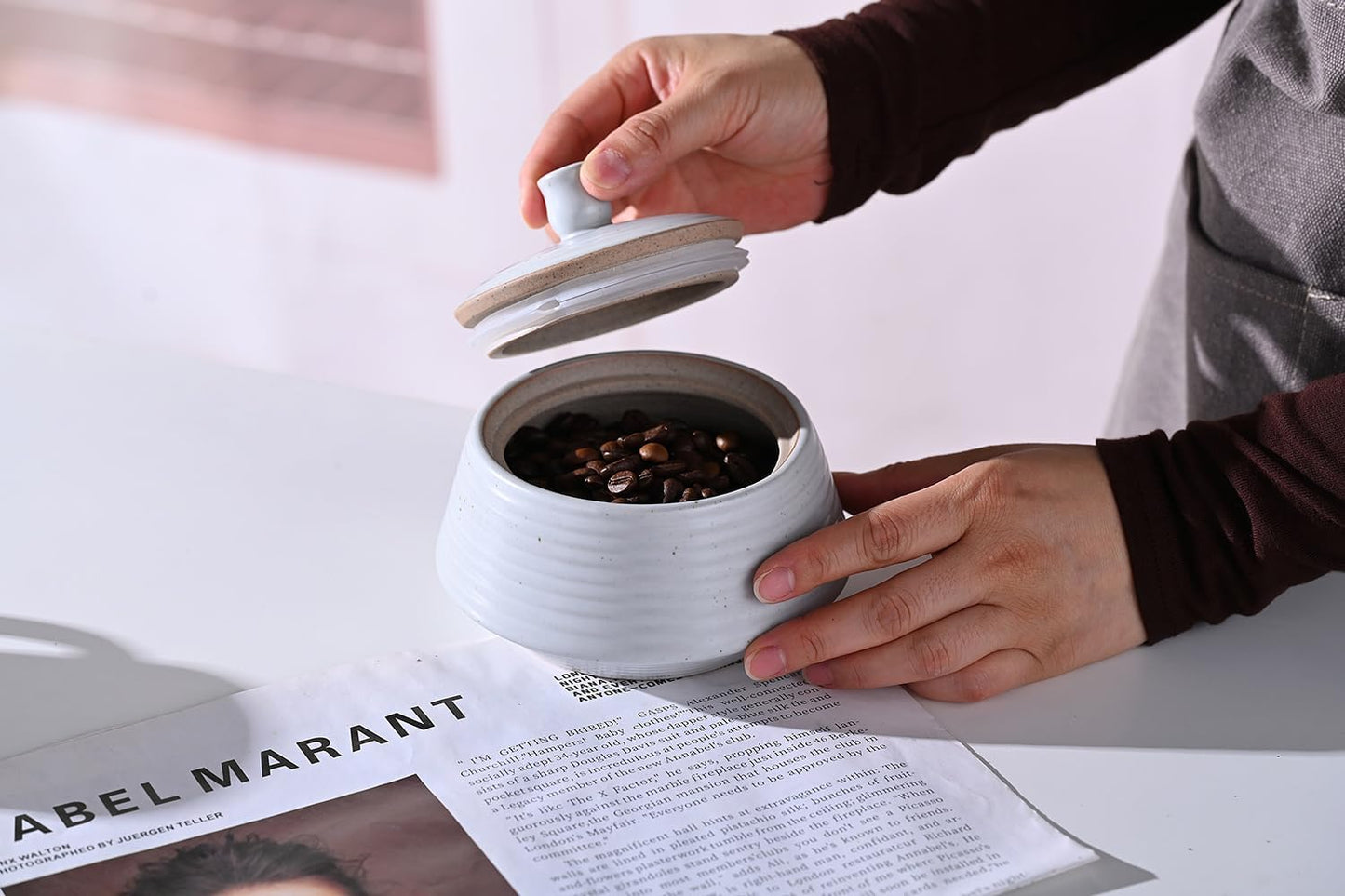 Retro Kitchen Canisters Ceramic Food Storage Jar Roud Shape with Silicone Airtight Lid for Tea, Coffee, Nuts, Herb, Spice, Sugar (Low White)