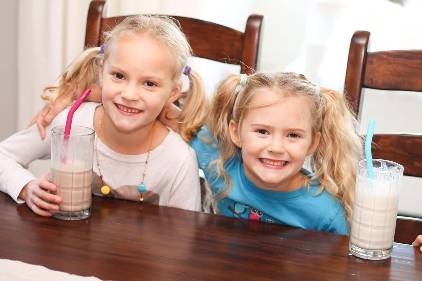 Wide Premium Reusable Silicone Drinking Straws + Patented Straw Squeegee - 9” Long With Curved Bend for 20 30 32 oz Tumblers Non Rubber, Flexible, Safe for Kids/Toddlers, Smoothie