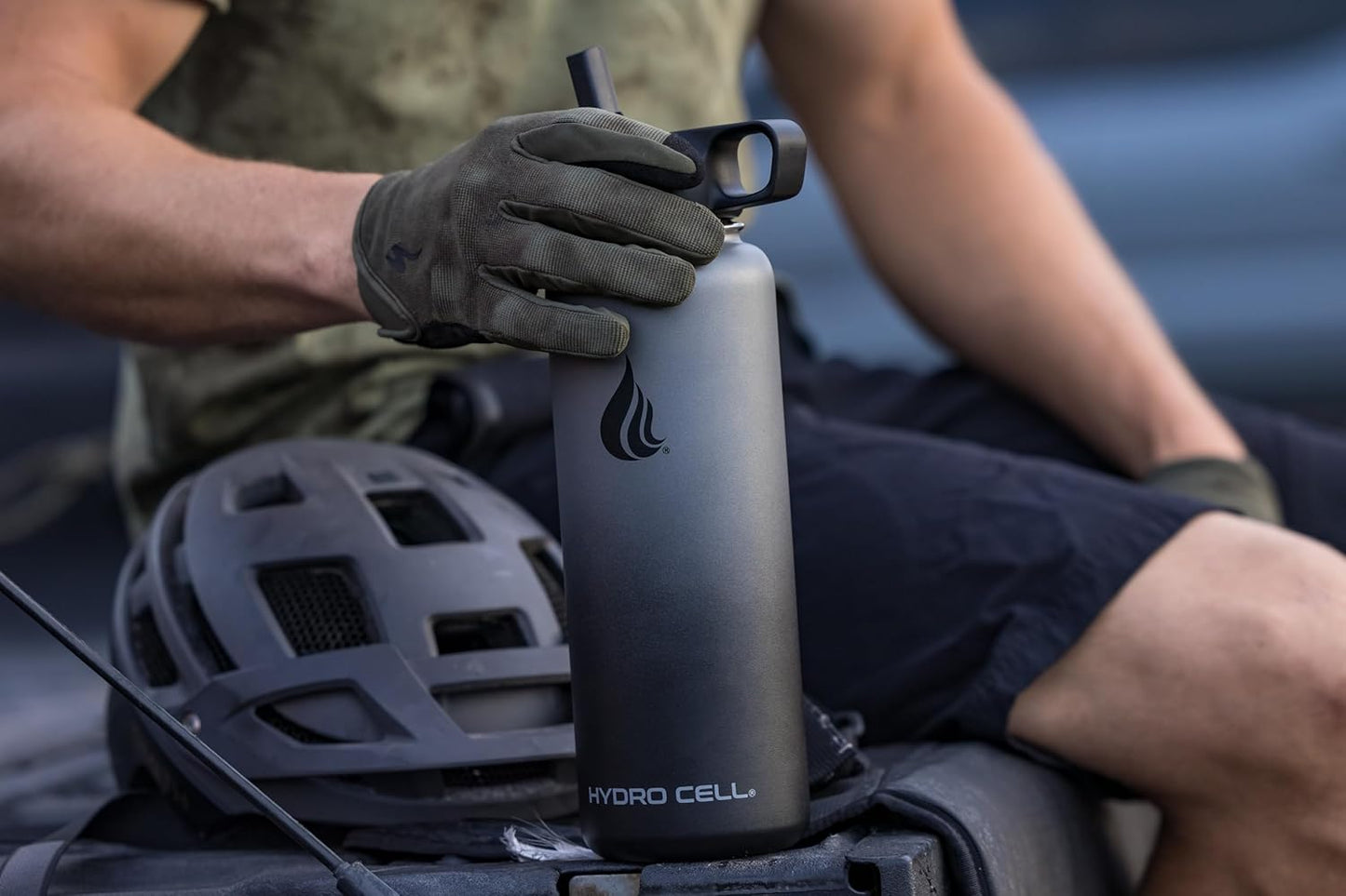 HYDRO CELL Stainless Steel Insulated Water Bottle with Straw - For Cold & Hot Drinks - Metal Vacuum Flask with Screw Cap and Modern Leakproof Sport Thermos for Adults (Graphite/Black 40oz)