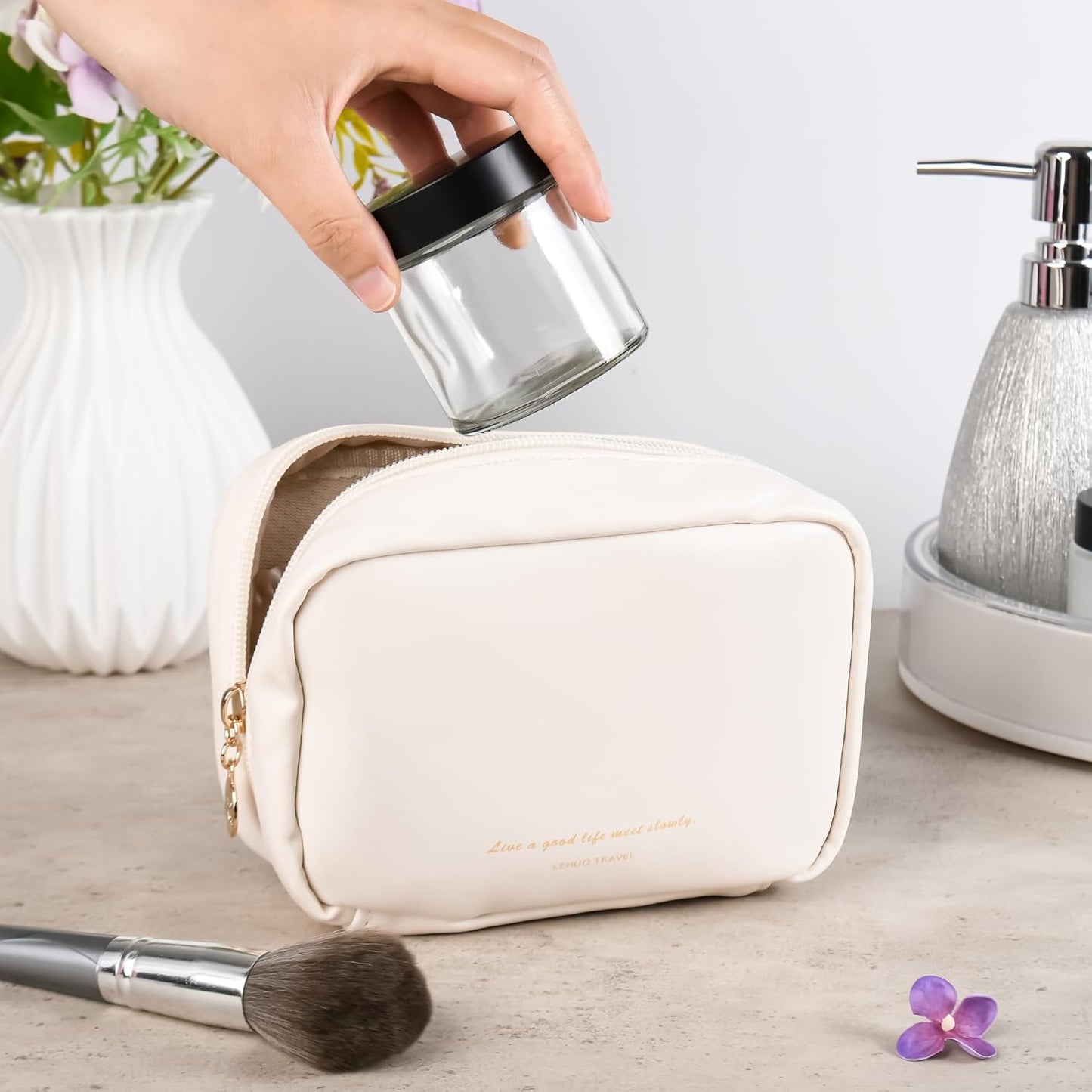 Glass Jars with Lids,Eco-Friendly Cosmetic Containers with Airtight Black Lids & Liners, Multi-Color Options for Cream, Lotion, Body Butter, DIY Skincare Travel Jars (Clear, 4oz)