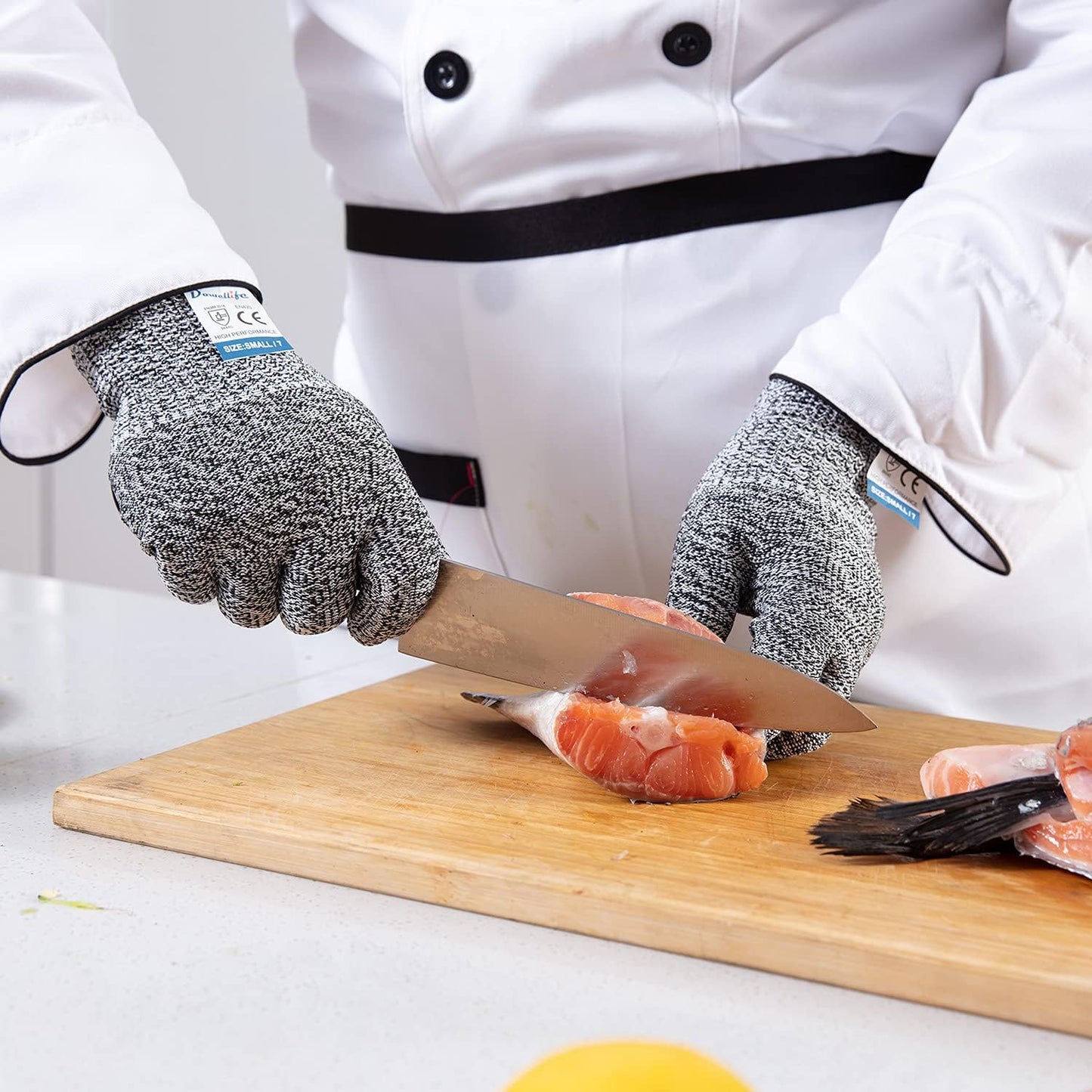 Dowellife 3 Pairs Cut Resistant Gloves Food Grade Level 5 Protection, Safety Kitchen Cuts Gloves for Mandolin Slicing, Fish Fillet, Oyster Shucking, Meat Cutting and Wood Carving (Black Gray, Medium)