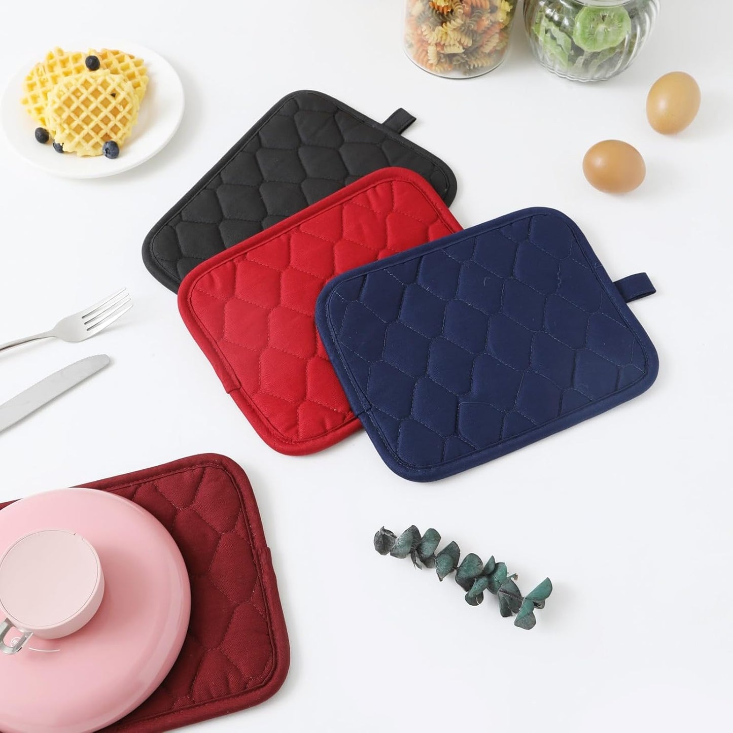 Glynniss Anti-Slip Grip Pot Holders for Kitchen, Cotton Oven Pot Holders Set with Neoprene for Heat Resistant 450F, 7x9 Inches Potholders Machine Washable 2PCS (red, 2)