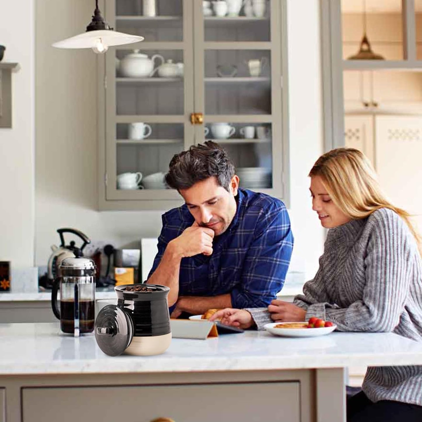 Hasense Ceramic Food Storage Jar with Airtight Lid, Coffee Cookie Containers for Kitchen Counter, 30 FL OZ Kitchen Canisters for Coffee Beans, Tea, Sugar, Candy, Black Kitchen Decor