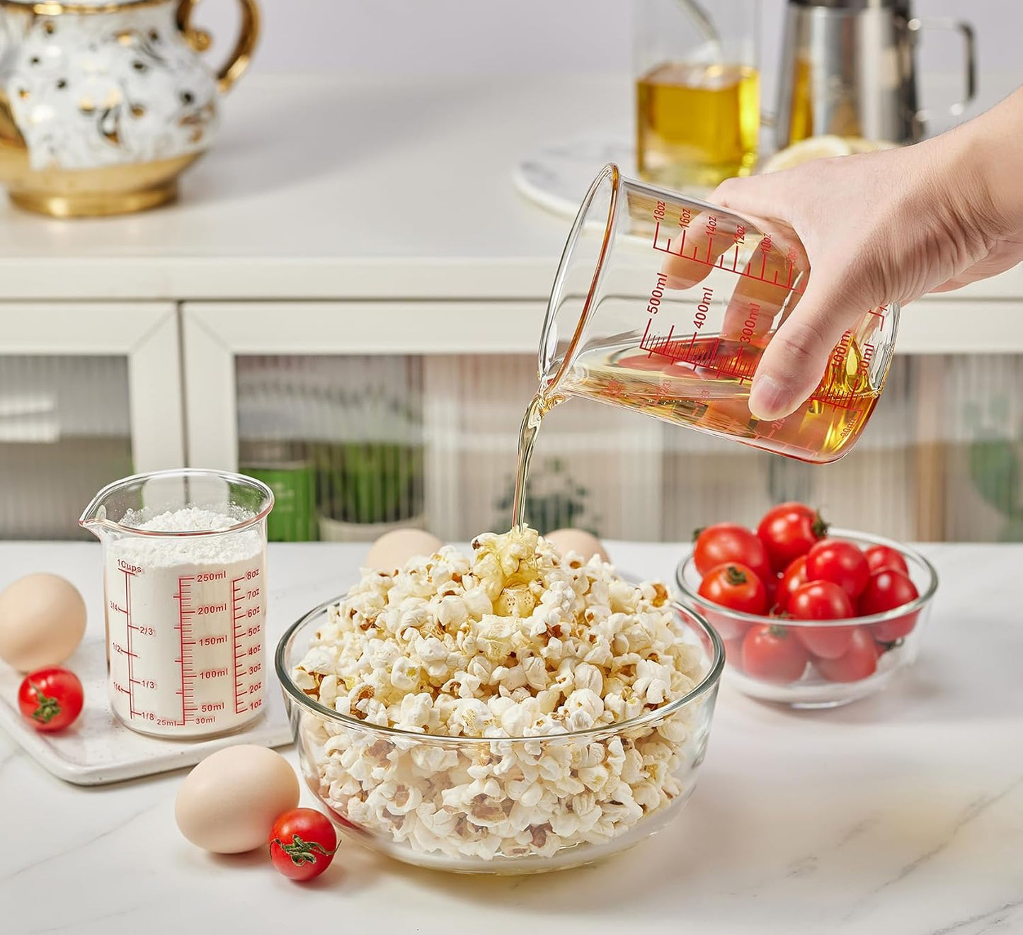 High Borosilicate Glass Measuring Cup-V-Shaped Spout，Glass Measuring Beaker for Kitchen or Restaurant, Easy to Read, 500 ML (16 Oz, 2 Cup)