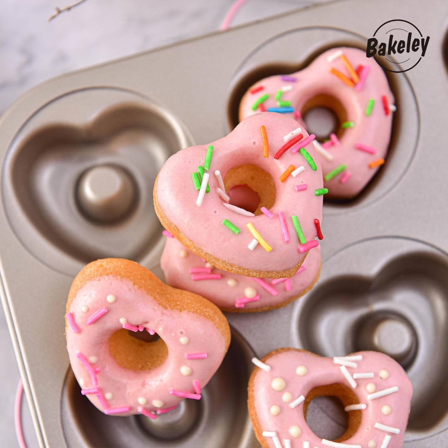 Heart Donut Pan, 6 Cavity Donut Mold Heavy Duty Steel Non-stick Heart Shaped Bund Pans Pattern Doughnut Bakeware for Oven Baking (Champagne Gold)