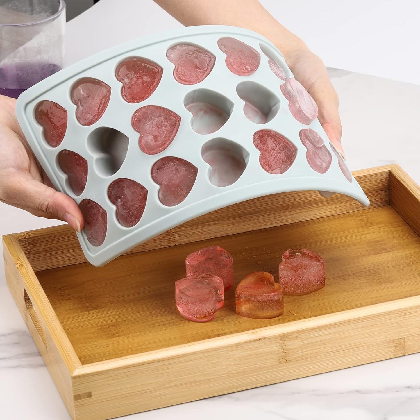 Heart Shaped Ice Cube Trays with Lid, Chocolate Mold, Easy Release Ice Trays, 21-Cavity Silicone Heart Molds for Ice Cubes, Gelatine, Baking and Candy