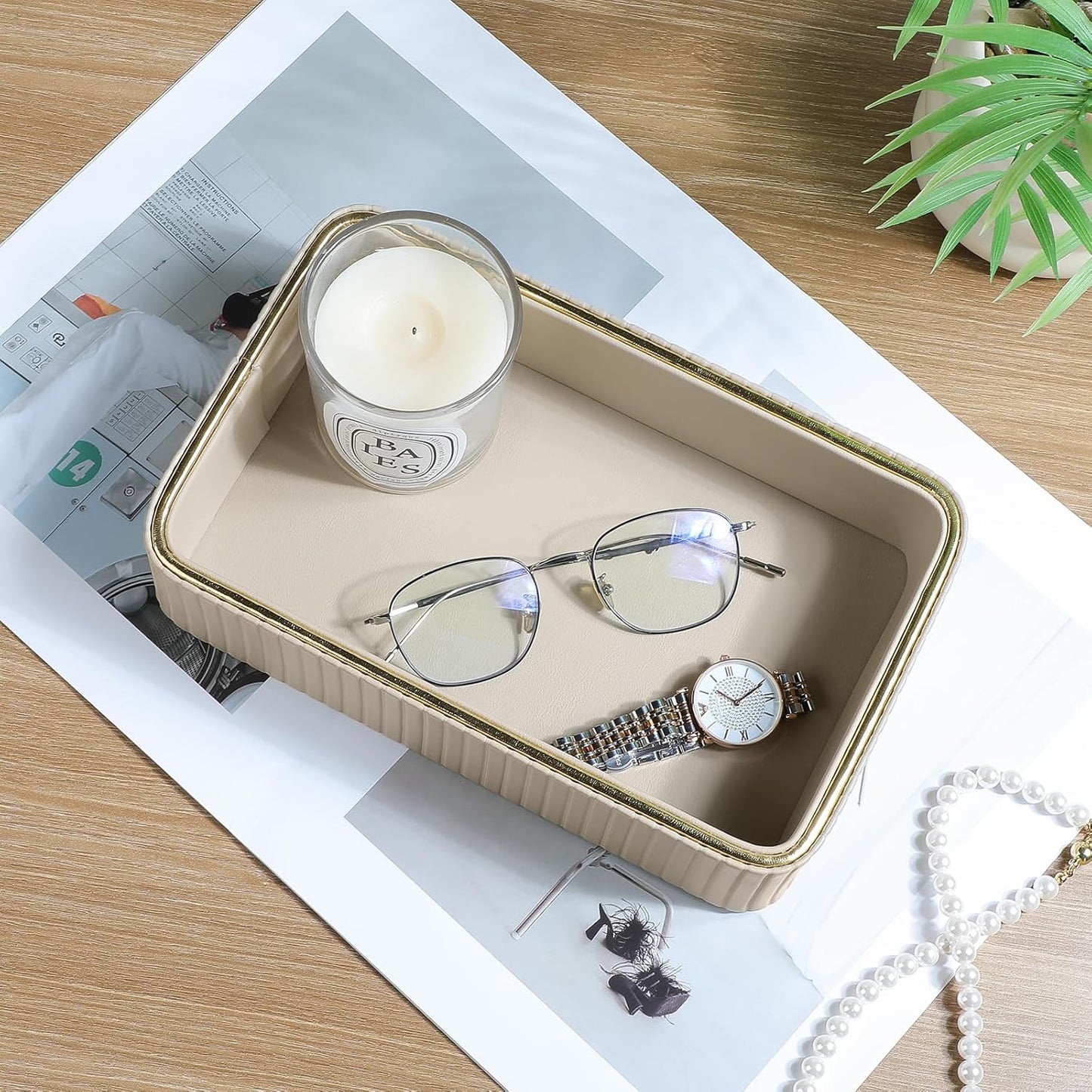 Desk Organizer Tray, PU Leather Valet Tray Nightstand Organizer Cologne Perfume Trays for Men Women, Decorative Vanity Trays Key Bowl Trinket Dish (Beige, 9.5" x 6" x 2.2")