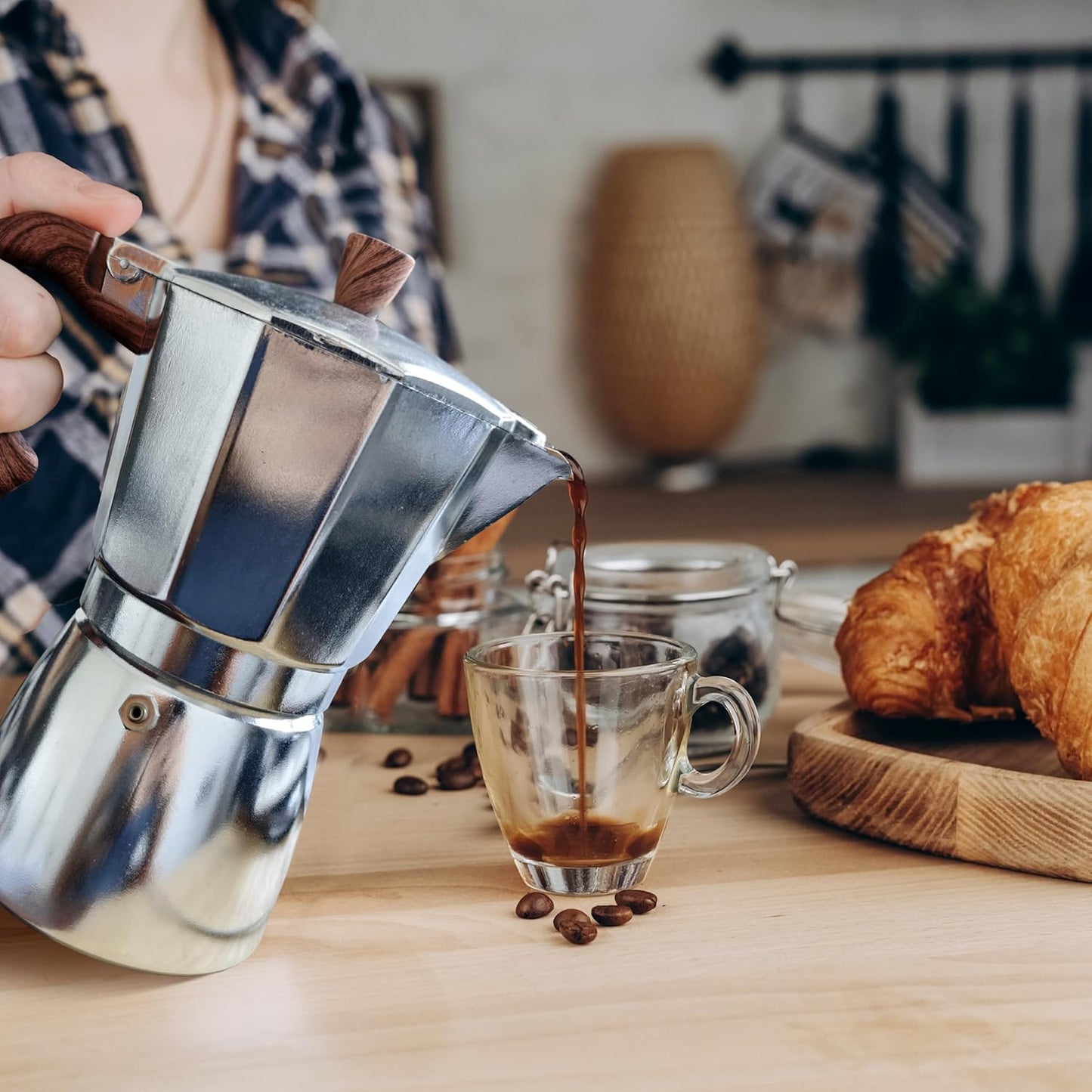 AGOGO Milano Moka pot, Stovetop Espresso maker, Greca Coffee Maker, Stovetop coffee maker and espresso maker percolator With Paper Filter 6 Cup Original Silver