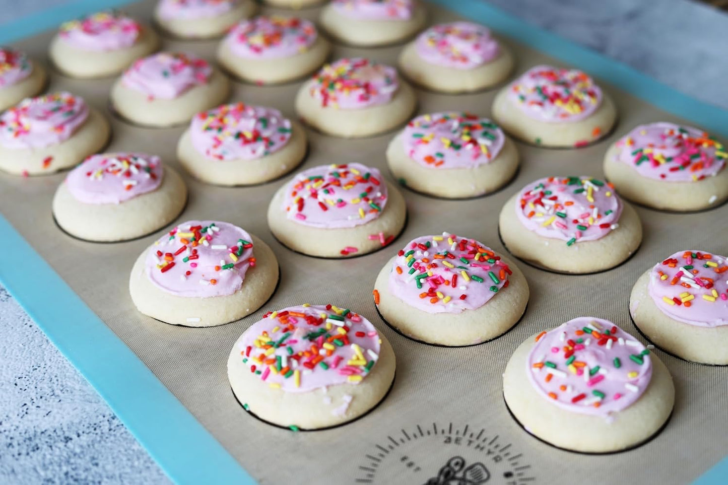 Silicone Baking Mats For Cookies, Full Size Baking Sheet Liners, Pack Of 2, 17 X 25 Inch, Non-Stick, Baking Mats Silcone, Perfect For Baking Macarons Cookies And Cakes